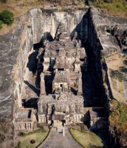Samharamurti: The Andhakasuravadhamurti and Gajantaka Shiva as depicted in the Kailasanath Temple